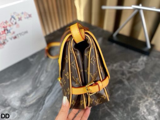 LV crossbody bag - Image 8