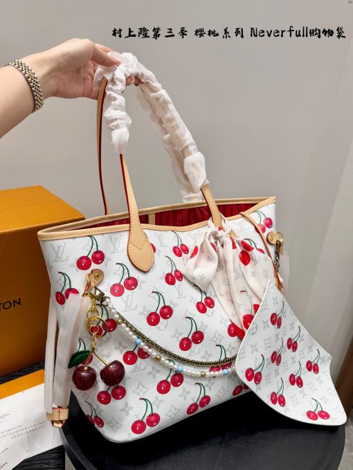 LV shopping bag - Image 9