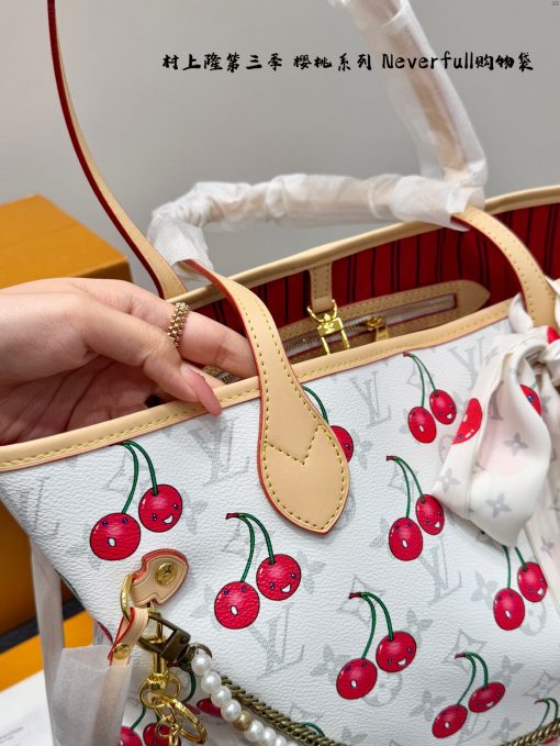 LV shopping bag - Image 3