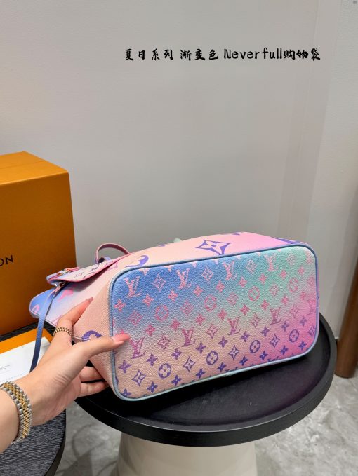 LV shopping bag - Image 4