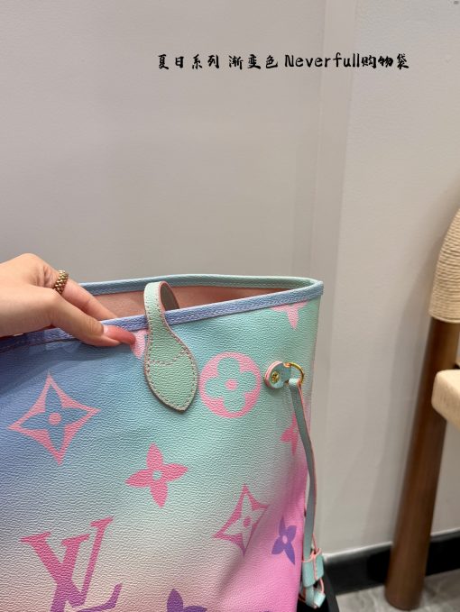 LV shopping bag - Image 3