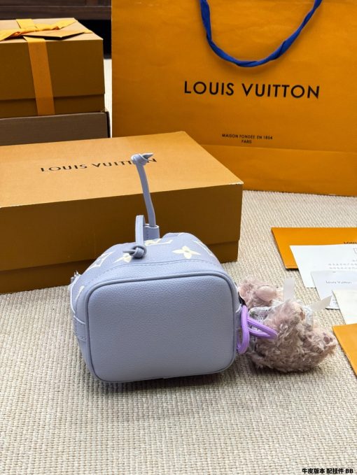 LV bucket bag - Image 5