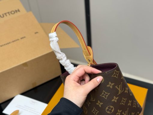 LV bucket bag - Image 4