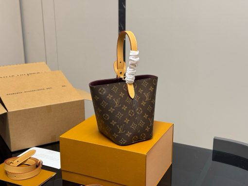 LV bucket bag - Image 3