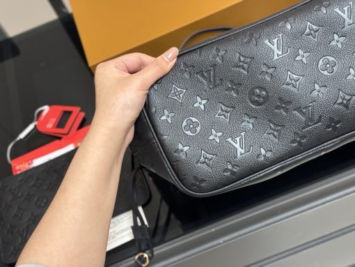 LV shopping bag - Image 3
