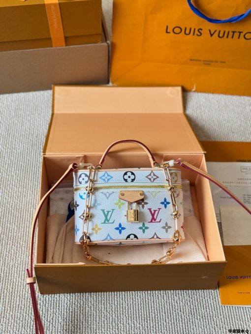 LV cosmetic bag - Image 10