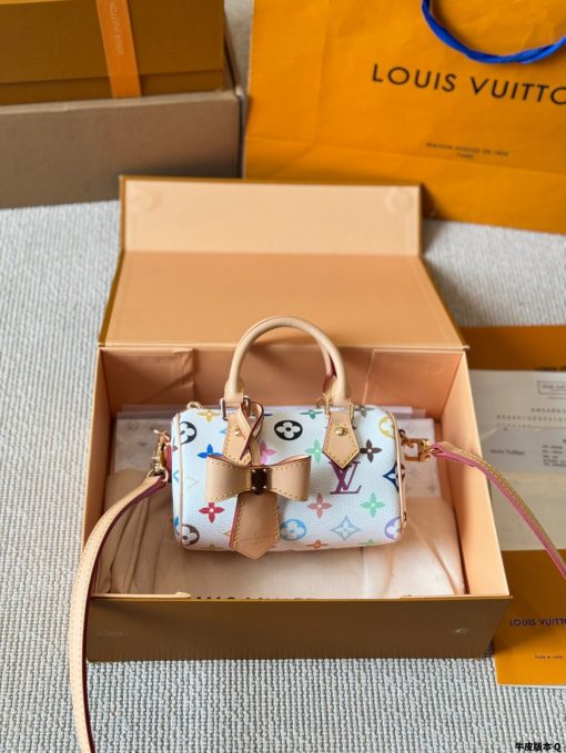 LV pillow bag - Image 10