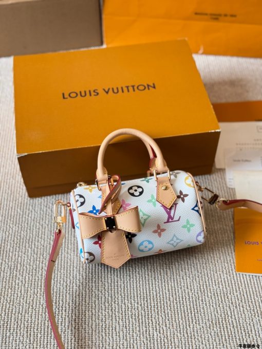 LV pillow bag - Image 8