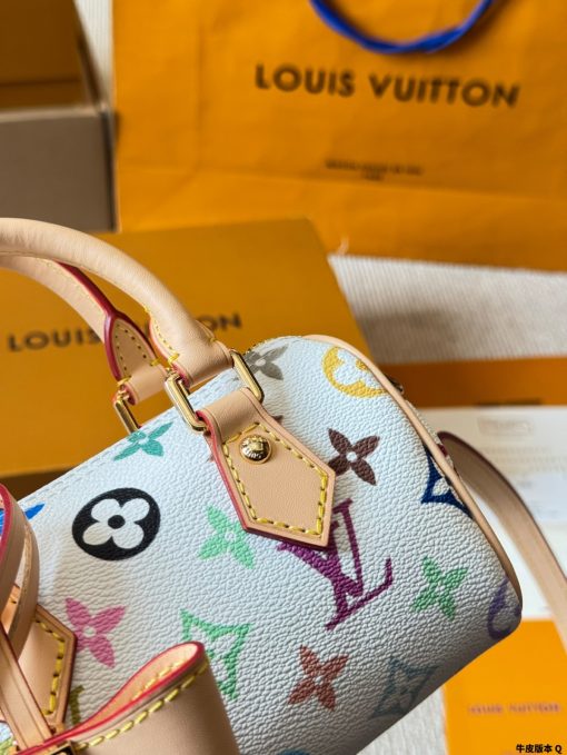 LV pillow bag - Image 4