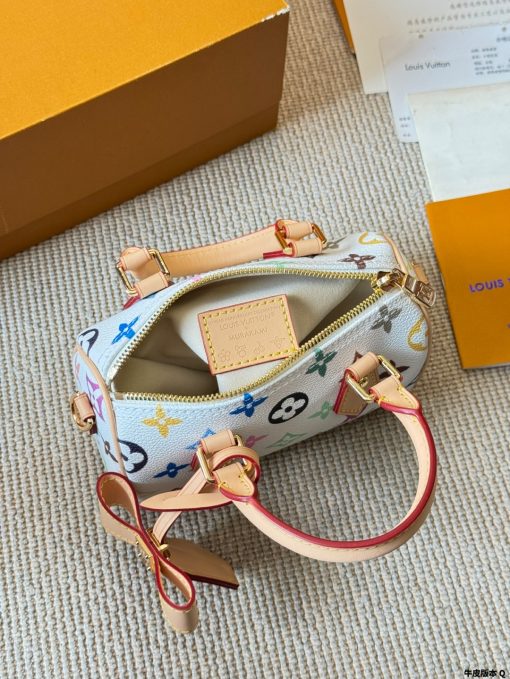 LV pillow bag - Image 2