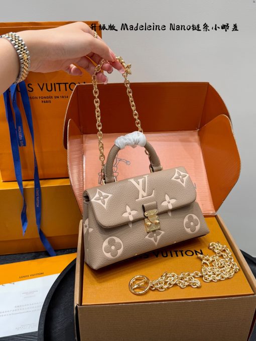 LV messenger bag - Image 5