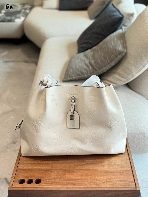 LV shopping bag - Image 9