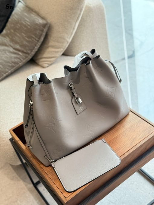 LV shopping bag - Image 5