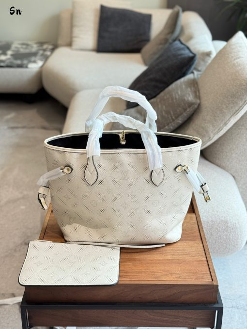 LV shopping bag - Image 10
