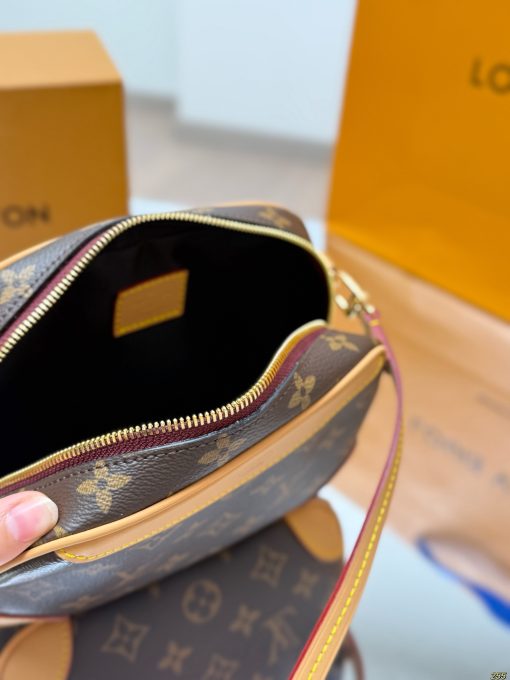 LV camera bag - Image 2