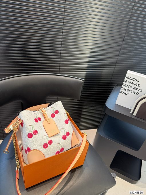 LV bucket bag - Image 9