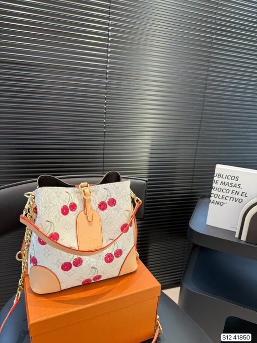 LV bucket bag - Image 8