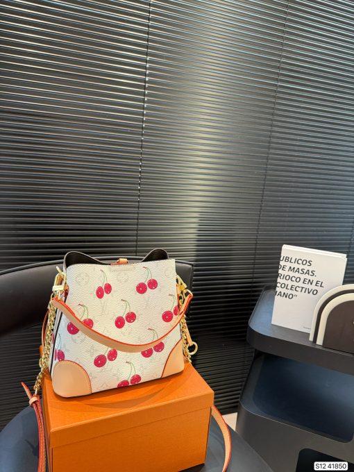 LV bucket bag - Image 6