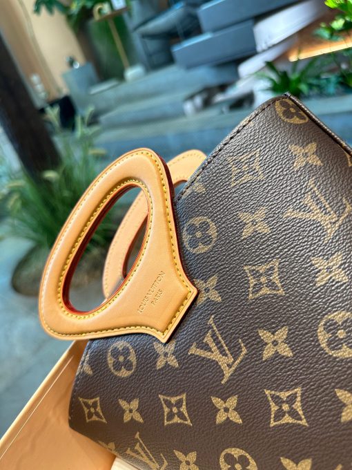 LV bucket bag - Image 4