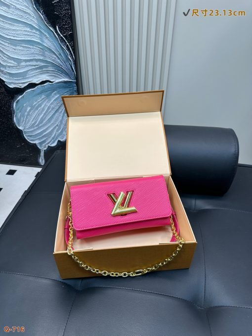 LV chain bag - Image 5