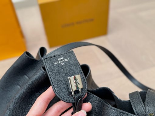 LV tote bag - Image 4