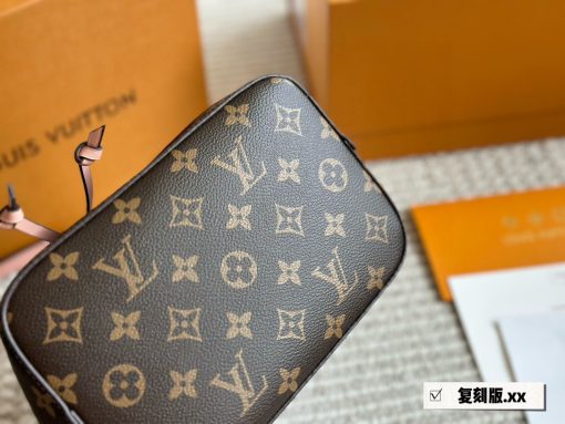 LV bucket bag - Image 4