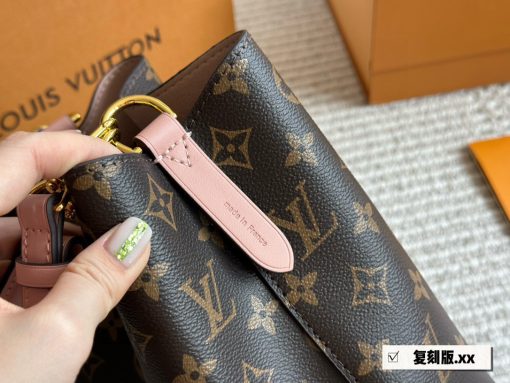 LV bucket bag - Image 3