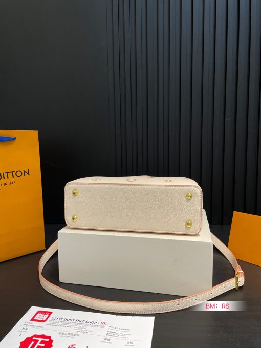 LV Capucines handbag - Image 3
