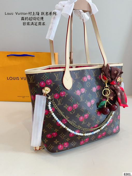 LV shopping bag - Image 9