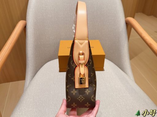 LV underarm bag - Image 6