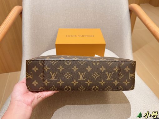 LV underarm bag - Image 5