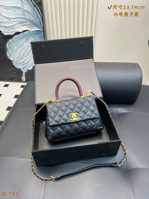 CHANEL handbag - Image 10