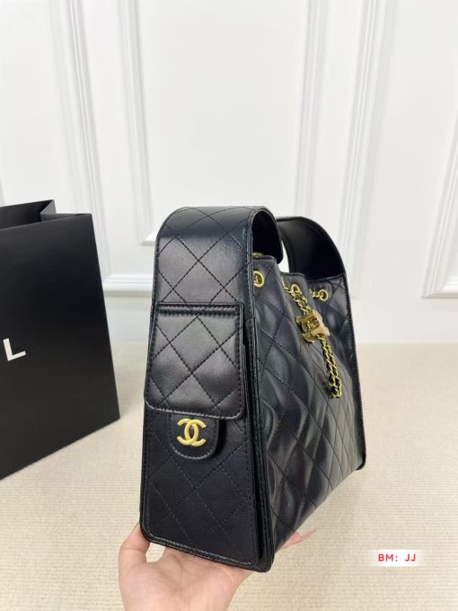 CHANEL tote bag - Image 7