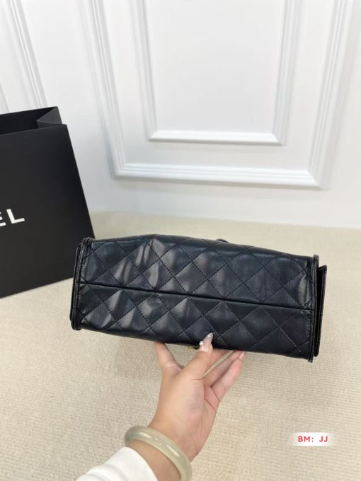 CHANEL tote bag - Image 3