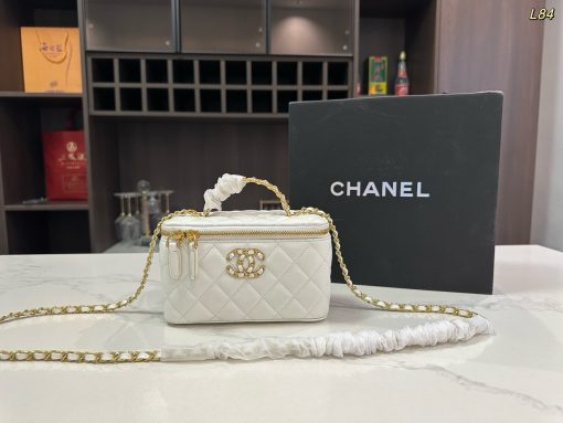 CHANEL cosmetic bag - Image 10