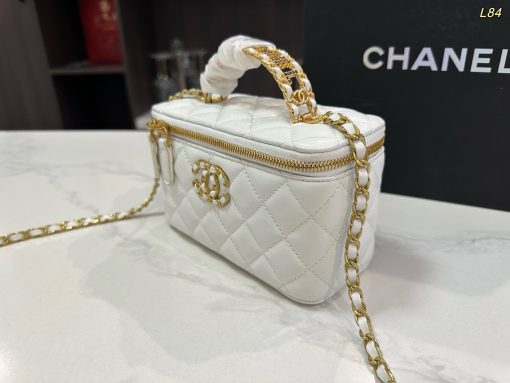 CHANEL cosmetic bag - Image 5