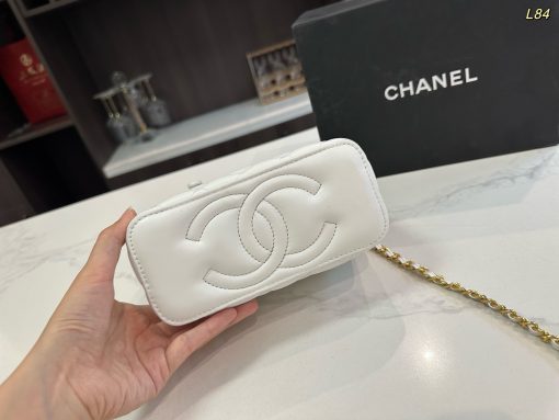 CHANEL cosmetic bag - Image 4