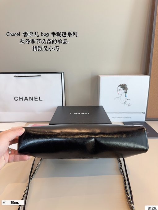 CHANEL handbag - Image 5