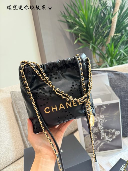 CHANEL Garbage bag - Image 4