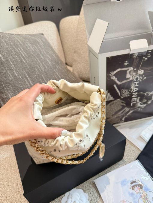 CHANEL Garbage bag - Image 8