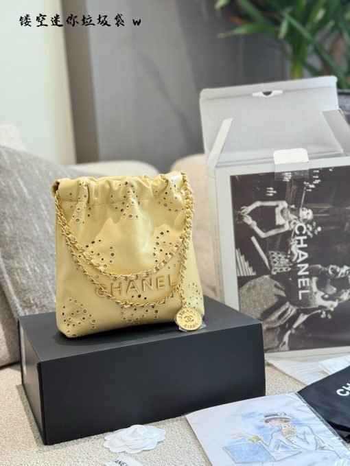 CHANEL Garbage bag - Image 7
