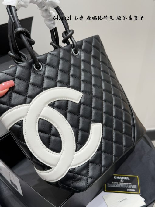 CHANEL tote bag - Image 7