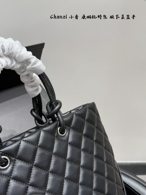 CHANEL tote bag - Image 4