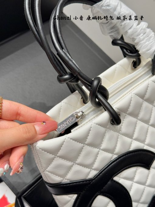 CHANEL tote bag - Image 2