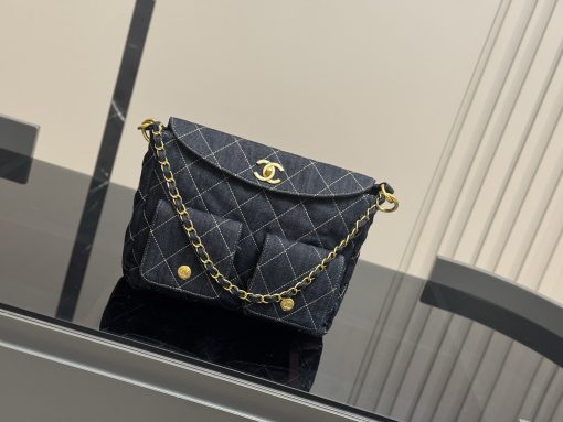 CHANEL messenger bag - Image 9