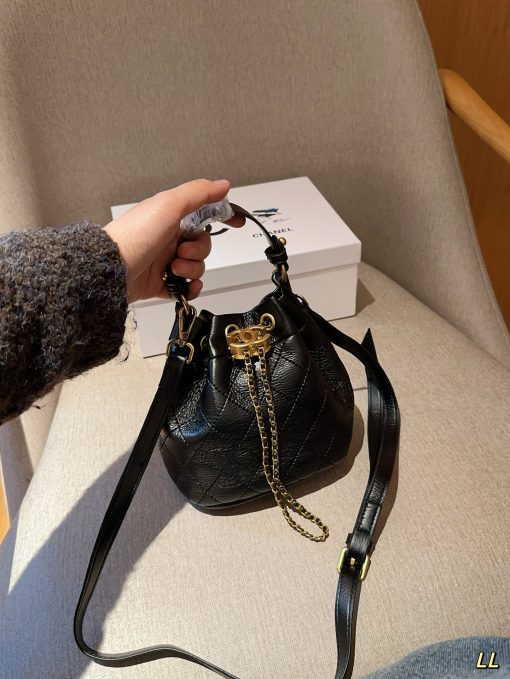 Chanel bucket bag - Image 10