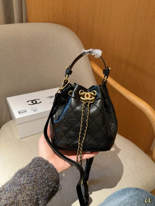Chanel bucket bag - Image 8