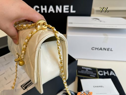 CHANEL chain bag - Image 7