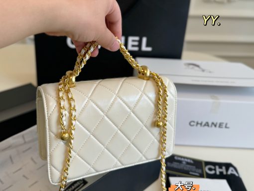 CHANEL chain bag - Image 4