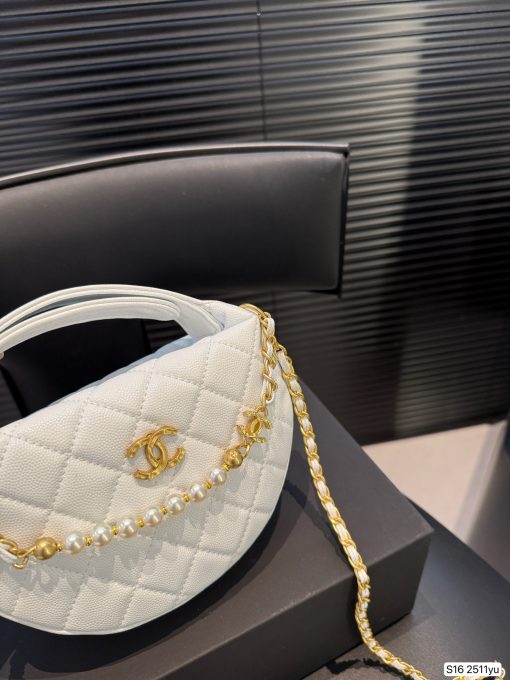 CHANEL handbag - Image 4